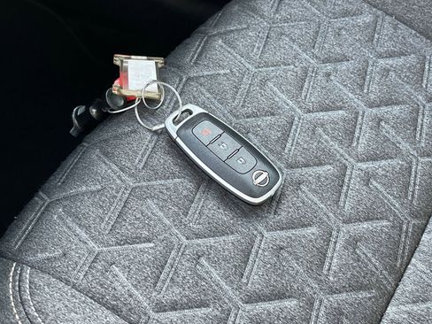 Used 2025 Nissan Kicks SV image 22