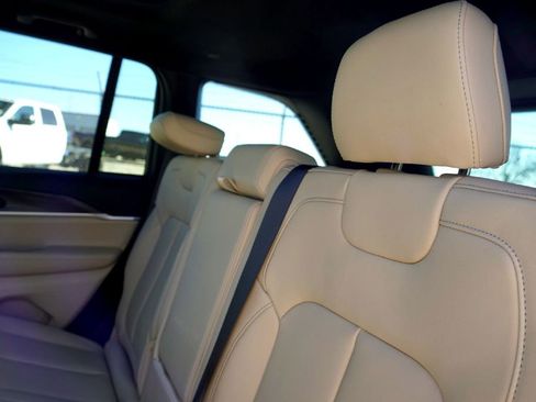 New 2025 Jeep Grand Cherokee Limited image 35