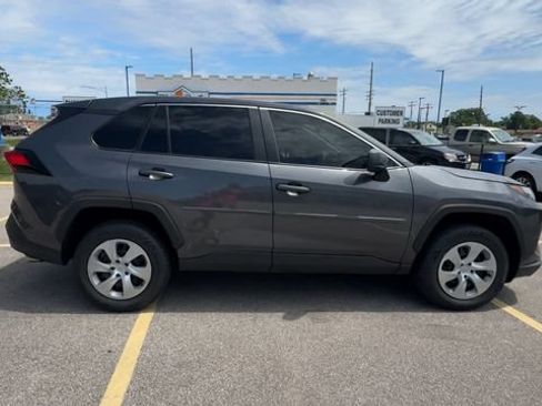 Used 2023 Toyota RAV4 LE AWD/4WD image 9