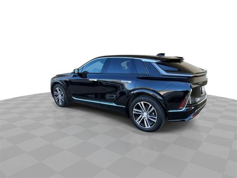 Certified 2024 Cadillac Lyriq Luxury image 6