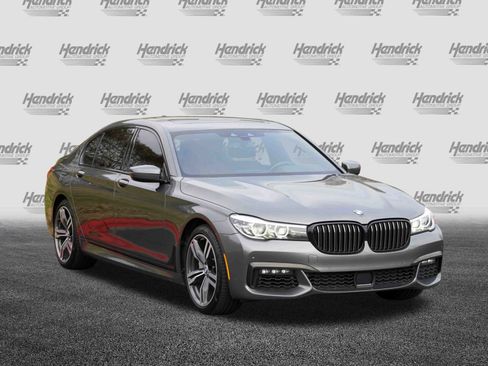 Used 2019 BMW 740i w/ Executive Package image 2