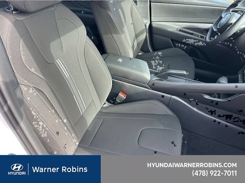 New 2025 Hyundai Elantra Sport FWD image 12