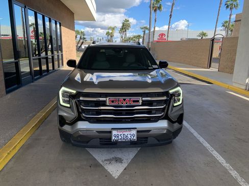 Certified 2025 GMC Terrain Elevation w/ Elevation Premium Package image 2