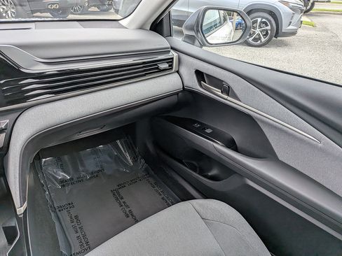 Used 2025 Toyota Camry LE FWD image 15