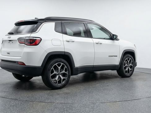 Used 2025 Jeep Compass Limited AWD/4WD image 9