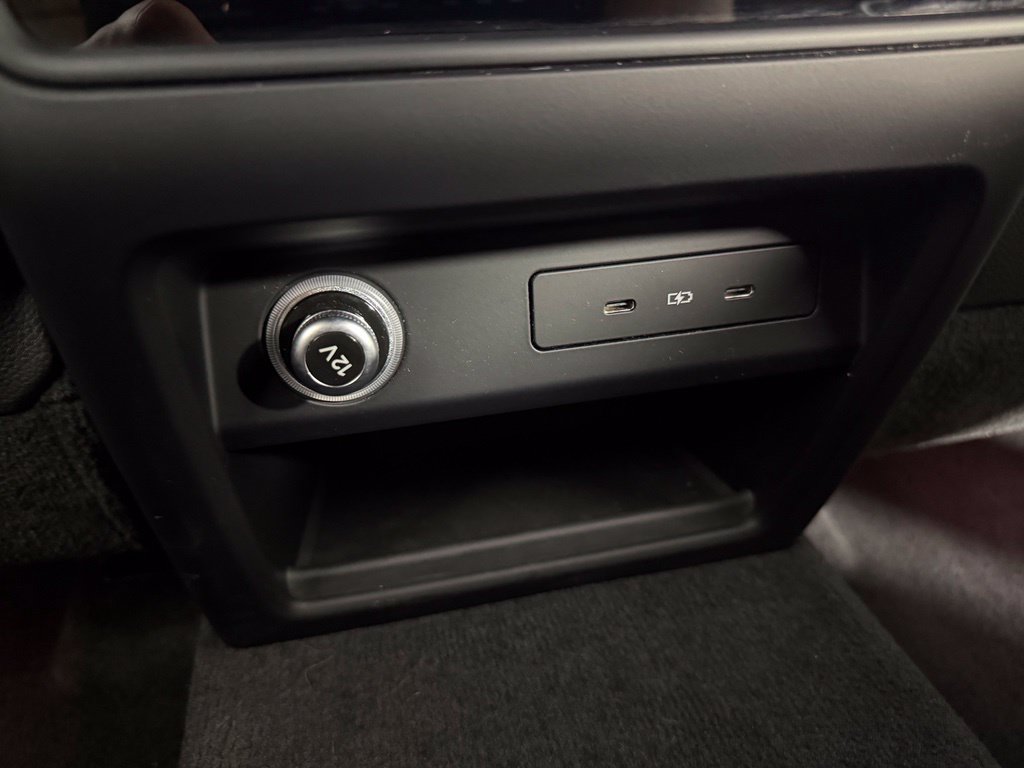 Certified 2024 Porsche Cayenne AWD/4WD image 41