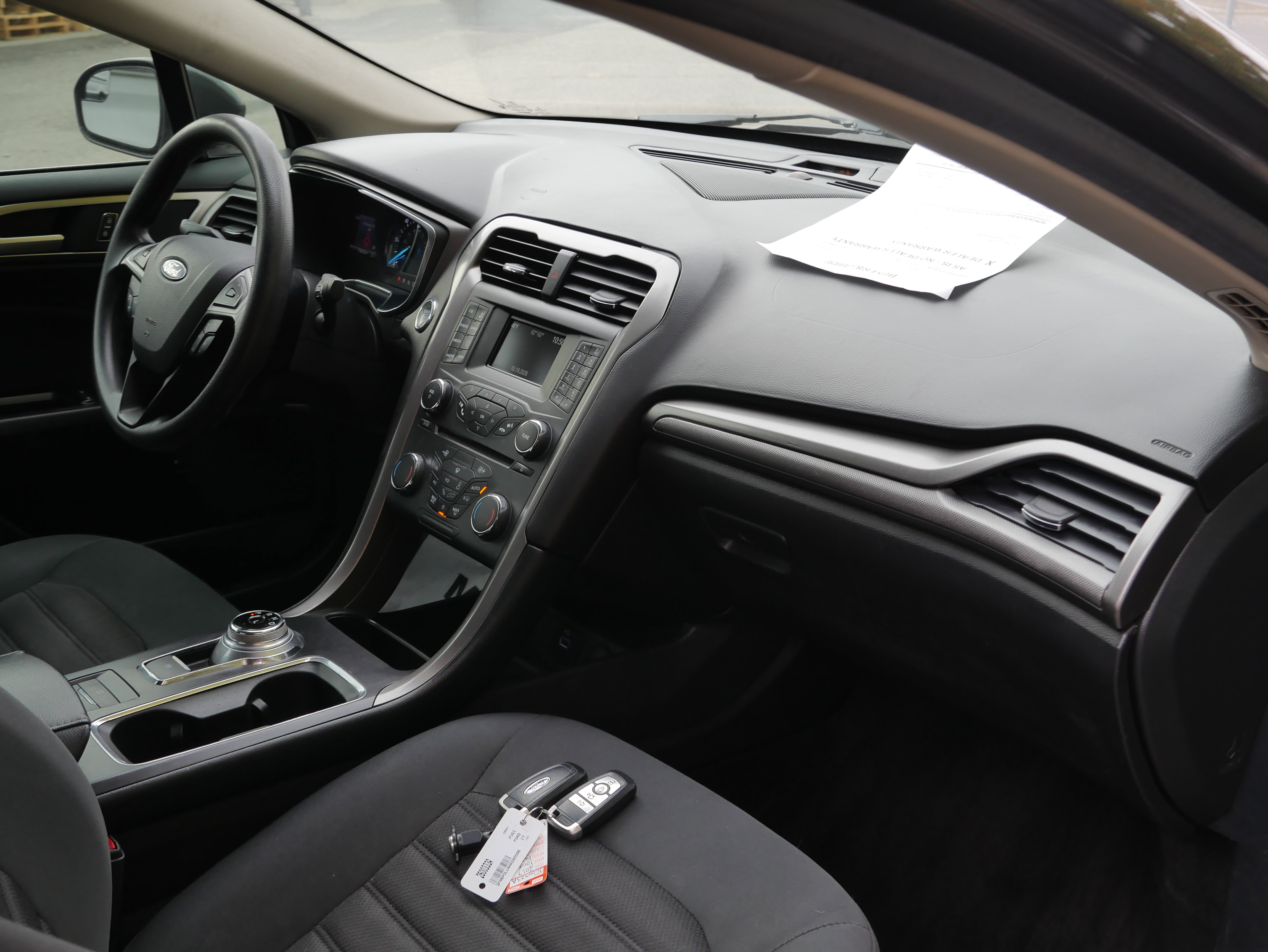 Used 2017 Ford Fusion SE FWD image 22