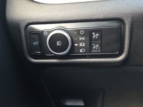 Used 2023 Ford Explorer XLT w/ Equipment Group 202A image 26