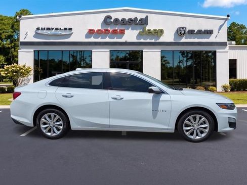 Used 2024 Chevrolet Malibu LT FWD image 3