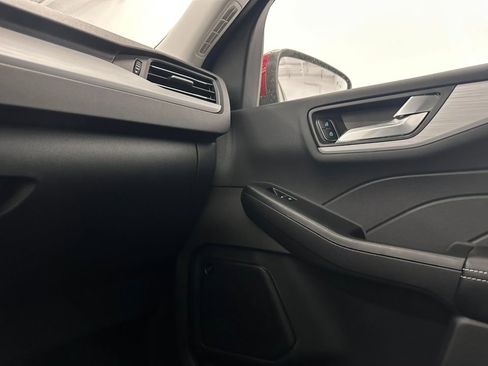 New 2025 Ford Escape SE w/ PHEV Premium Package image 31