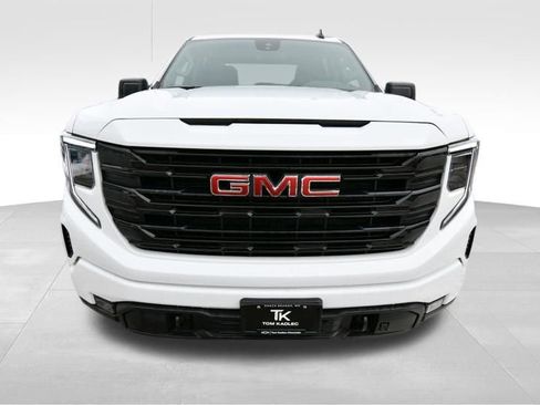 Used 2025 GMC Sierra 1500 Elevation image 19