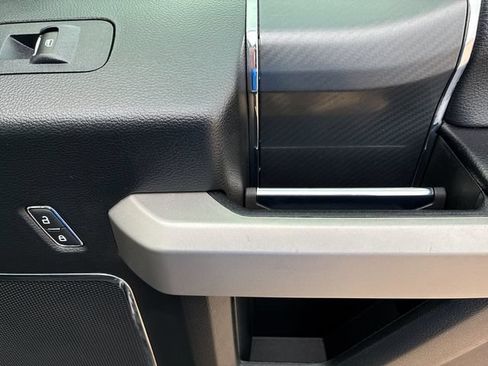 Used 2018 Ford F150 Lariat w/ Equipment Group 502A Luxury AWD/4WD image 17