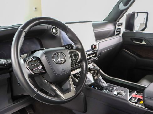 Used 2025 Lexus GX 550 w/ Accessory Package (2T) image 24