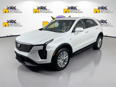 Used 2024 Cadillac XT4 Luxury image 1