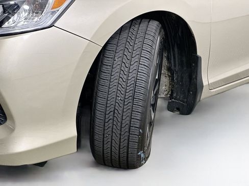 Certified 2017 Honda Accord EX-L image 25