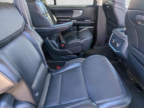 Used 2025 Ford Expedition Platinum image 22