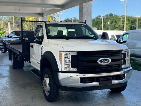 Used 2017 Ford F550 2WD Regular Cab Super Duty image 6