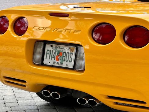 Used 2004 Chevrolet Corvette Convertible w/ Preferred Equipment Group RWD image 8