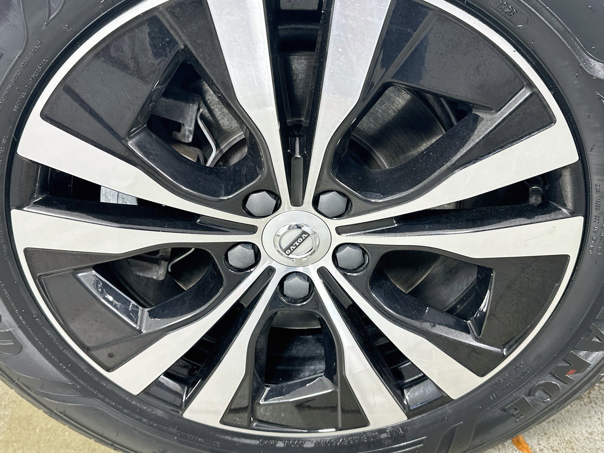 Used 2023 Volvo XC60 B5 Core w/ Protection Package AWD/4WD image 31