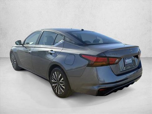 Used 2023 Nissan Altima 2.5 SV image 8