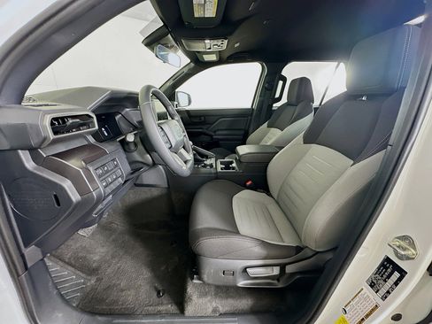 Used 2025 Toyota 4Runner TRD Off-Road image 13