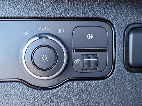Used 2025 Mercedes-Benz Sprinter 2500 image 44