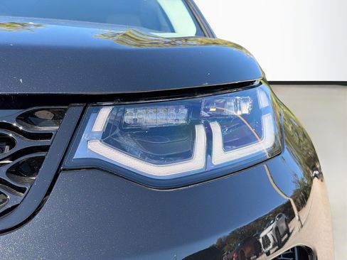 New 2025 Land Rover Discovery Sport S image 9