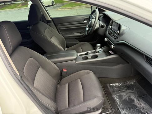 Used 2022 Nissan Altima 2.5 S FWD image 10