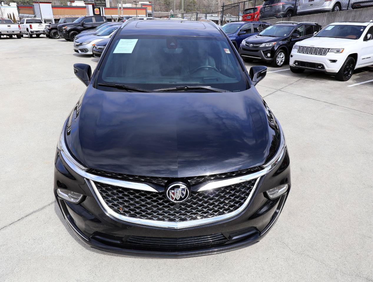Used 2022 Buick Enclave Avenir w/ Avenir Technology Package FWD image 11