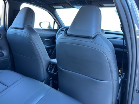 Used 2022 Lexus UX 200 image 35