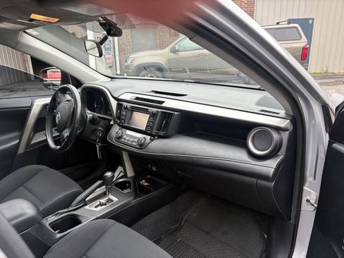 Used 2016 Toyota RAV4 XLE AWD/4WD image 11
