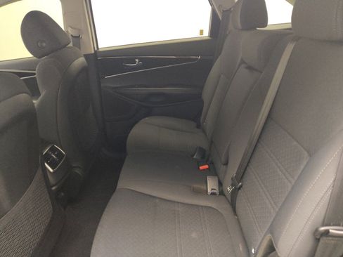 Used 2020 Kia Sorento AWD V6 image 18