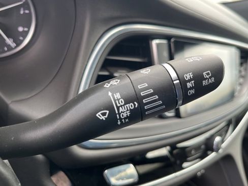 Used 2023 Buick Enclave Avenir image 15