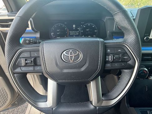 Used 2025 Toyota Tacoma TRD Off-Road AWD/4WD image 24