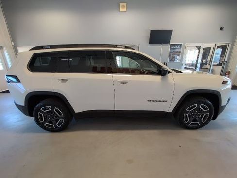 New 2026 Jeep Cherokee Laredo AWD/4WD image 6