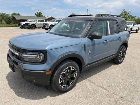 New 2025 Ford Bronco Sport Outer Banks image 3