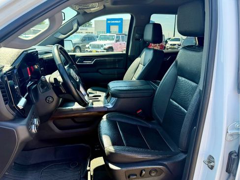 Used 2023 GMC Sierra 1500 SLT w/ SLT Premium Plus Package image 11