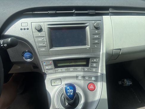 Used 2013 Toyota Prius Two FWD image 11
