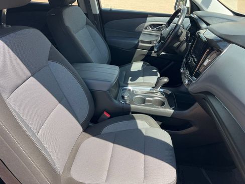 Used 2020 Chevrolet Traverse LT AWD/4WD image 16
