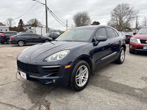 Used 2018 Porsche Macan Base AWD 4dr SUV image 66