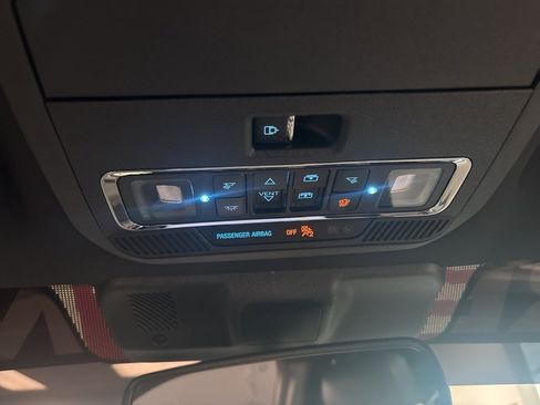 Used 2025 Ford F150 Platinum w/ Equipment Group 702A High image 33