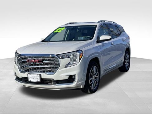 Used 2022 GMC Terrain Denali w/ Denali Premium Package image 2