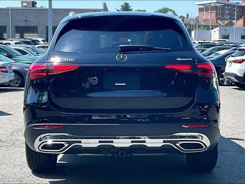 Used 2026 Mercedes-Benz GLC 300 4MATIC image 3