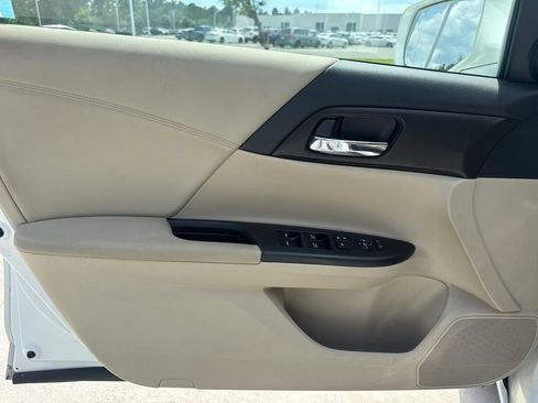 Used 2015 Honda Accord EX image 13