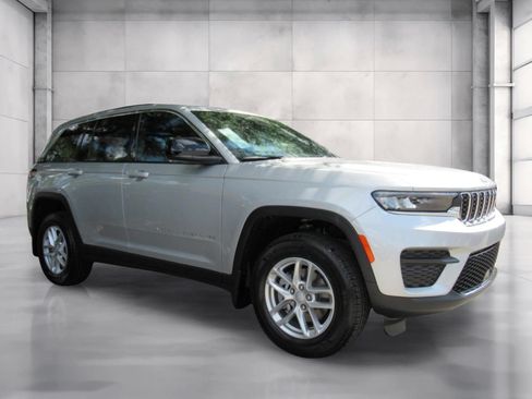 New 2026 Jeep Grand Cherokee Laredo w/ MOPAR Finishing Package RWD image 1