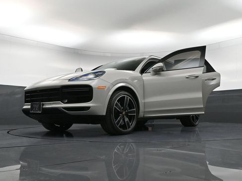 Certified 2022 Porsche Cayenne Turbo image 42