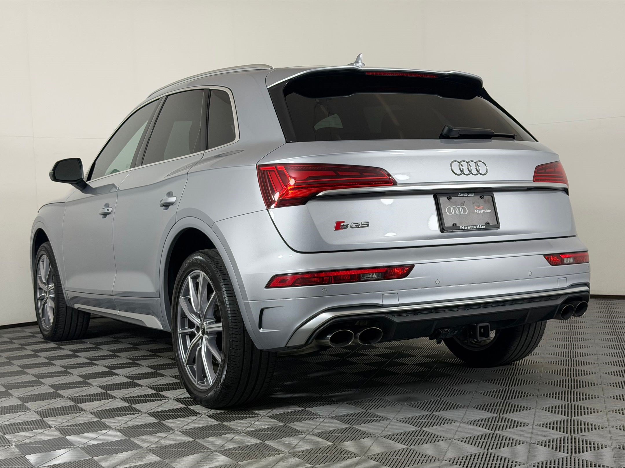 Used 2022 Audi SQ5 Premium Plus AWD/4WD image 3