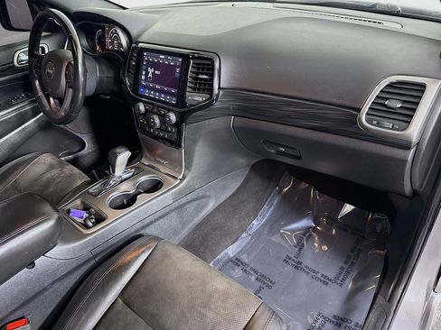 Used 2019 Jeep Grand Cherokee Altitude image 30