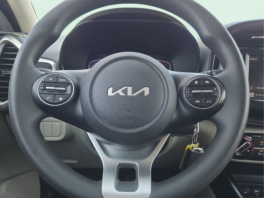 Used 2023 Kia Soul LX FWD image 19