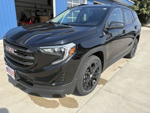 Used 2019 GMC Terrain SLE w/ Black Edition AWD/4WD image 2